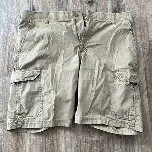 Mens Lee shorts size 40